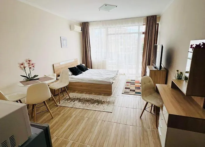 Sun Wave Sea And Pool View