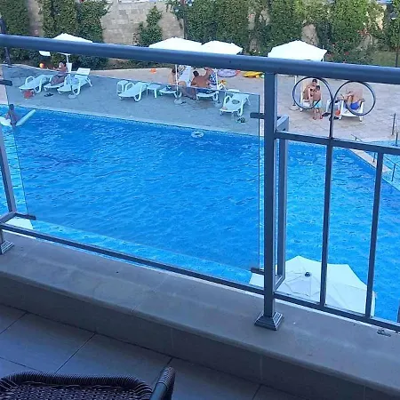 شقة Sun Wave Sea And Pool View